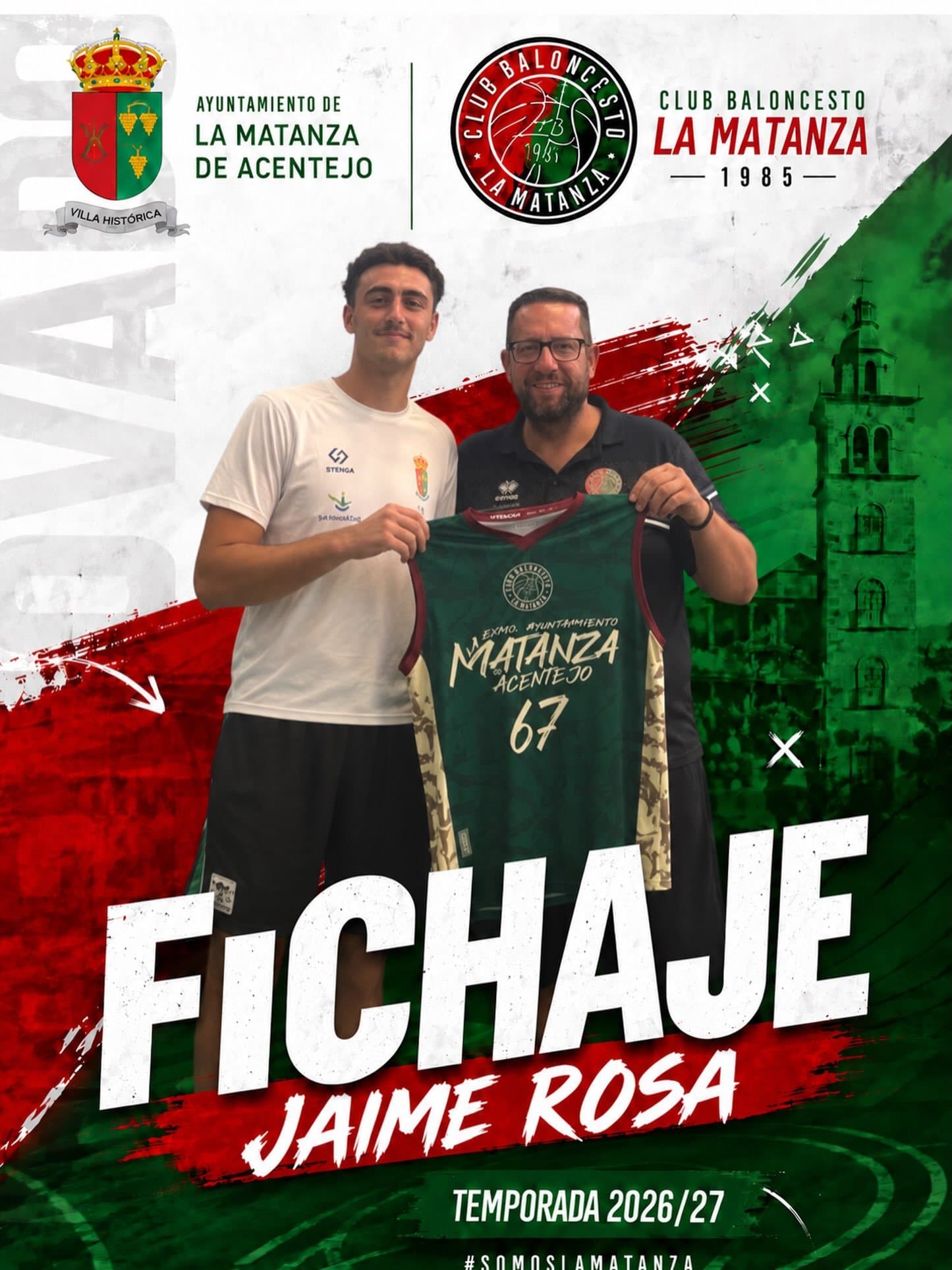 Jaime Rosa posa con la camiseta del CB La Matanza junto a Alexis Armas en el cartel de su incorporación al club.
